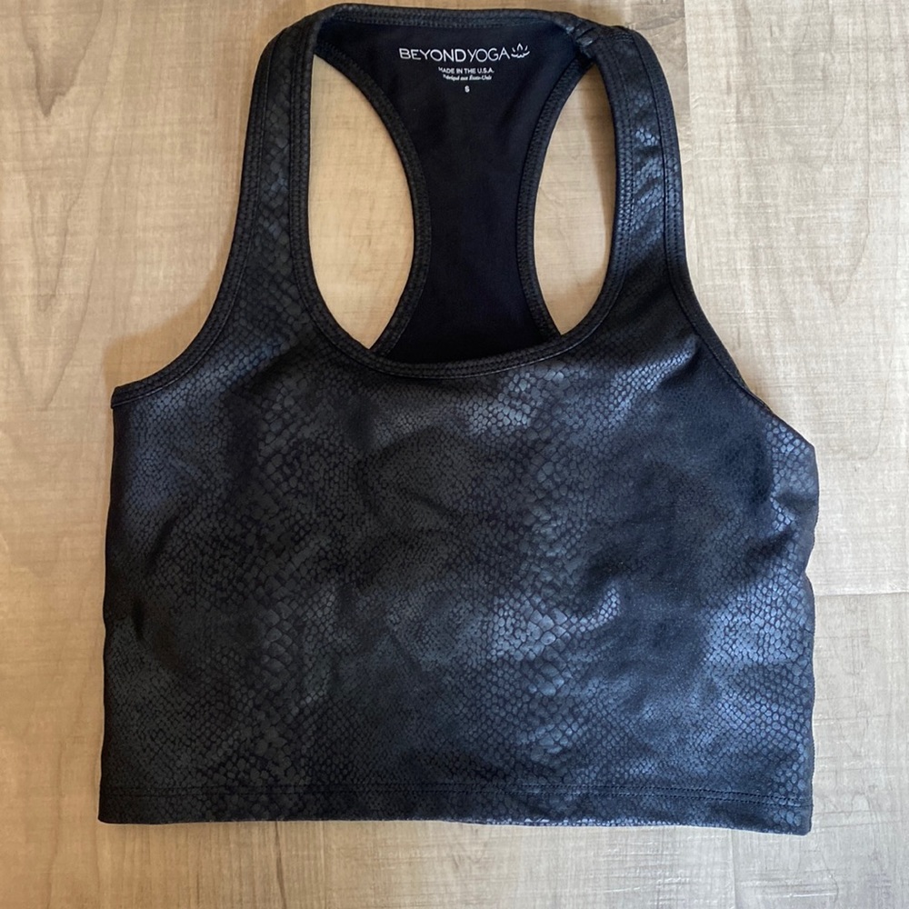 Beyond Yoga Black Snake skin lined crop top/sports bra